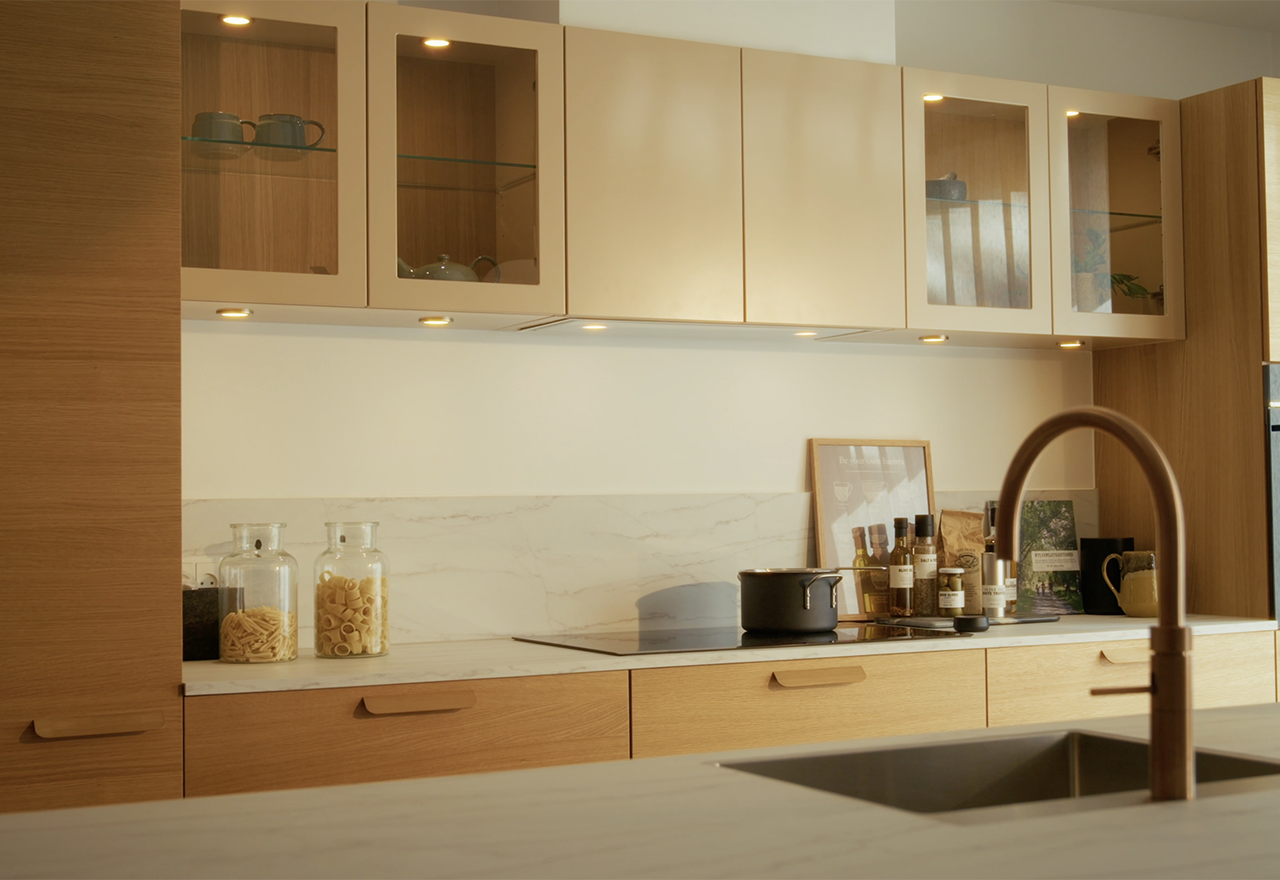 Metz Mini 550 mm White With motor/removable